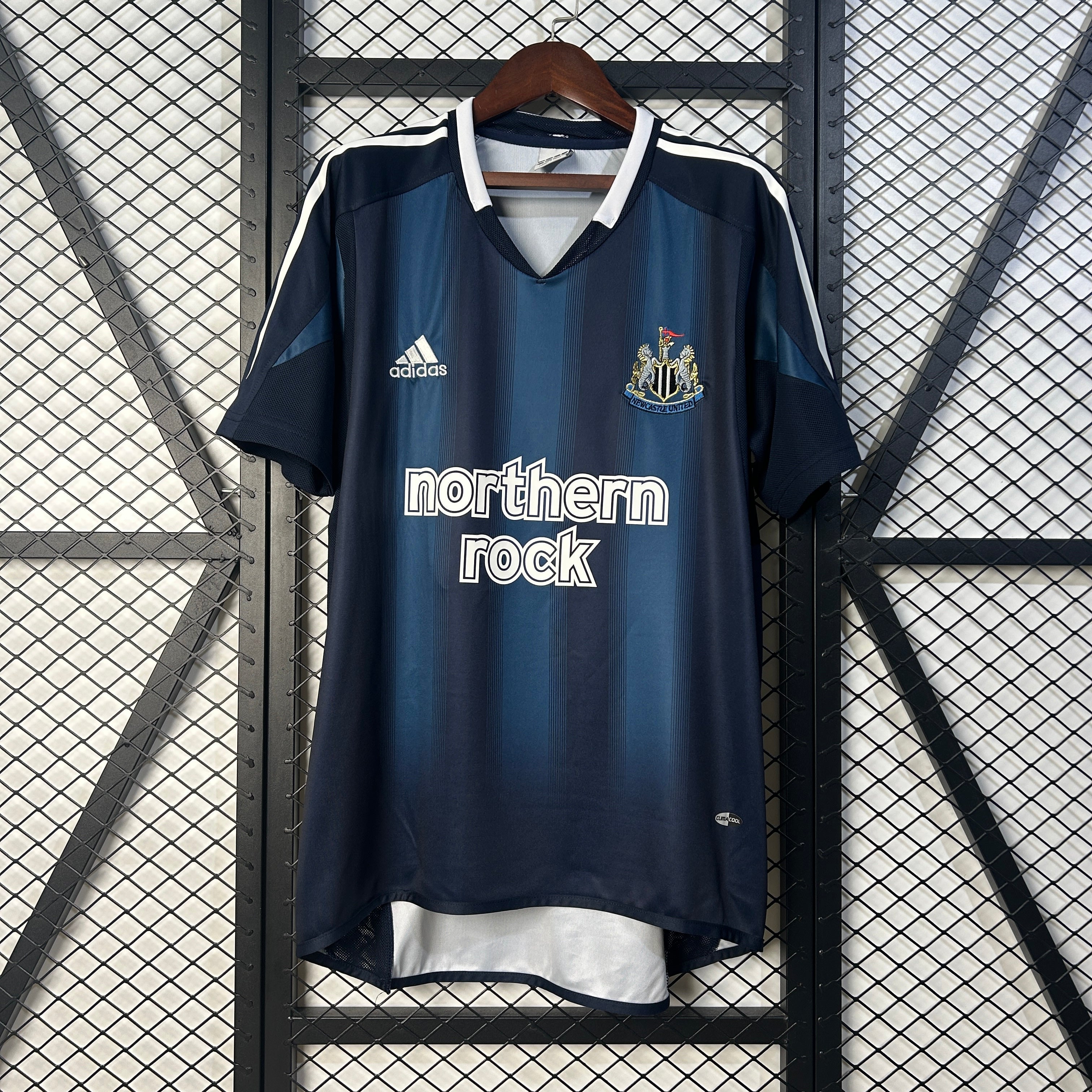 NEWCASTLE L 05/06 MAN (RETRO)