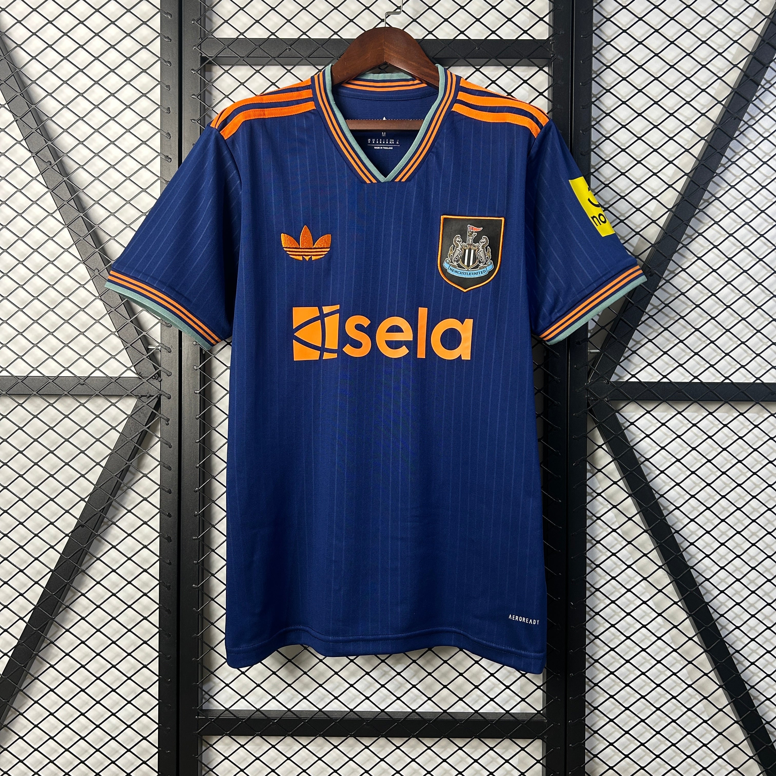 NEWCASTLE II 25/26 MAN