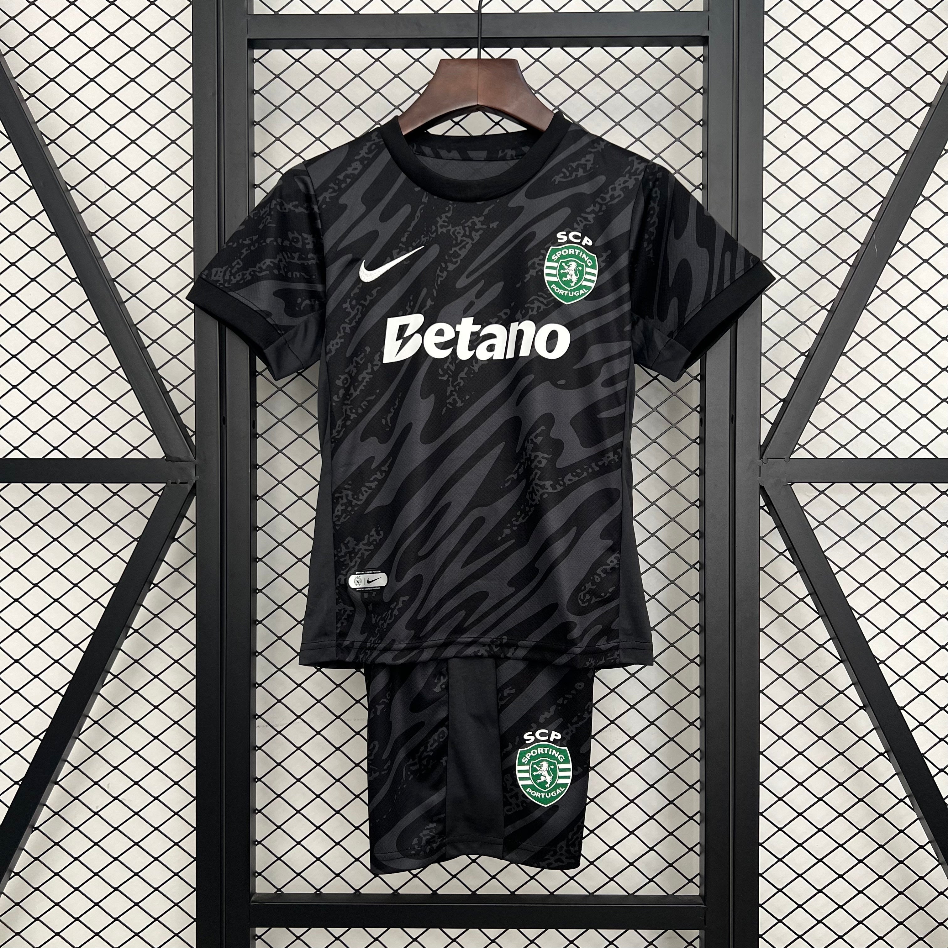 SPORTING LISBON GOALKEEPER I 25/26 KID SET