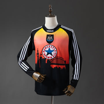 NEWCASTLE 96/97 GOALKEEPER MAN (RETRO)