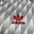 LIVERPOOL x THE BEATLES Il 24/25 MAN